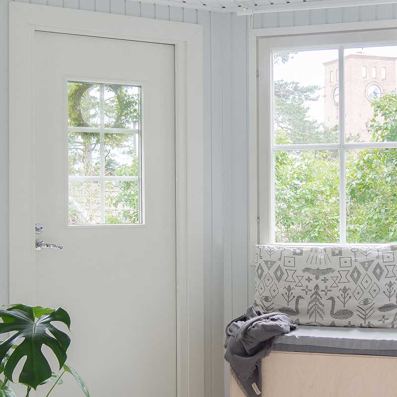 Swedoor-ulko-ovi-ECO-Function-Wadden-valkoinen-NCS-S-0502-Y-eteinen-w800